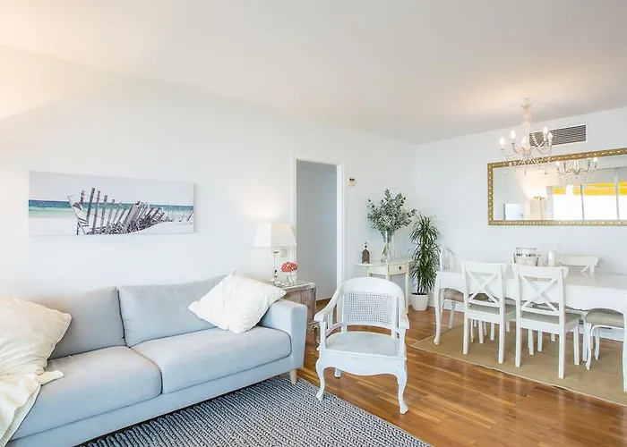 2 Beachfront Penthouse Gavà