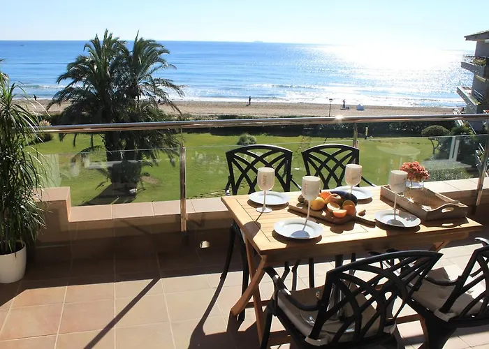 2 Beachfront Penthouse Gavà