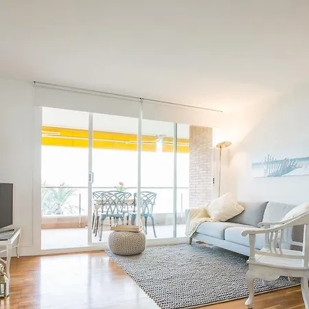 Apartment 2 Beachfront Penthouse Gavà