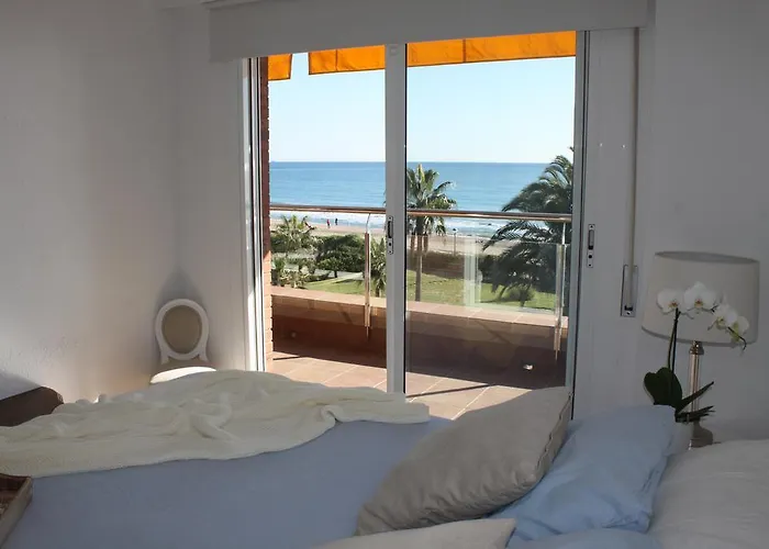 2 Beachfront Penthouse Gavà